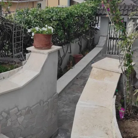 Al House Kır Evi Roma